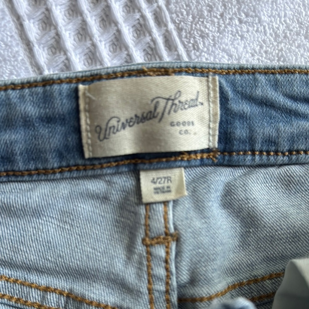 Universal Thread Blue High Rise Distressed Jeans - Picture 7 of 9